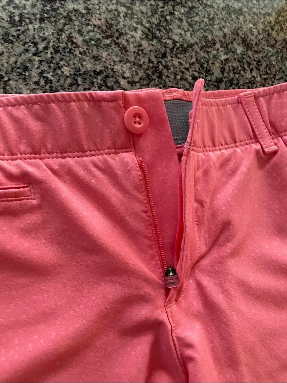 Under Armour NWOT Women’s Pink/Salmon Shorts Size 6